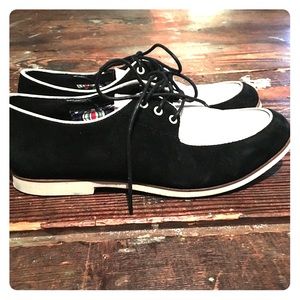 Hush Puppies 1958 oxfords in black and white.